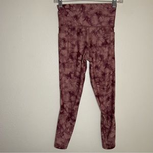 Athleta Salutation Stash Pocket II Printed 7/8 Tights